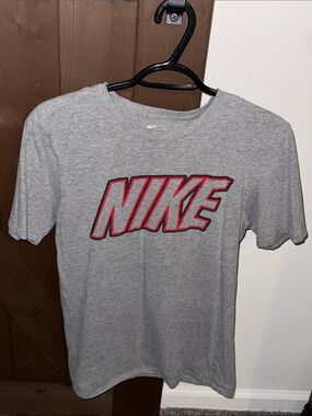 Nike Gray Short Sleeve Tee with Red-Outlined Logo